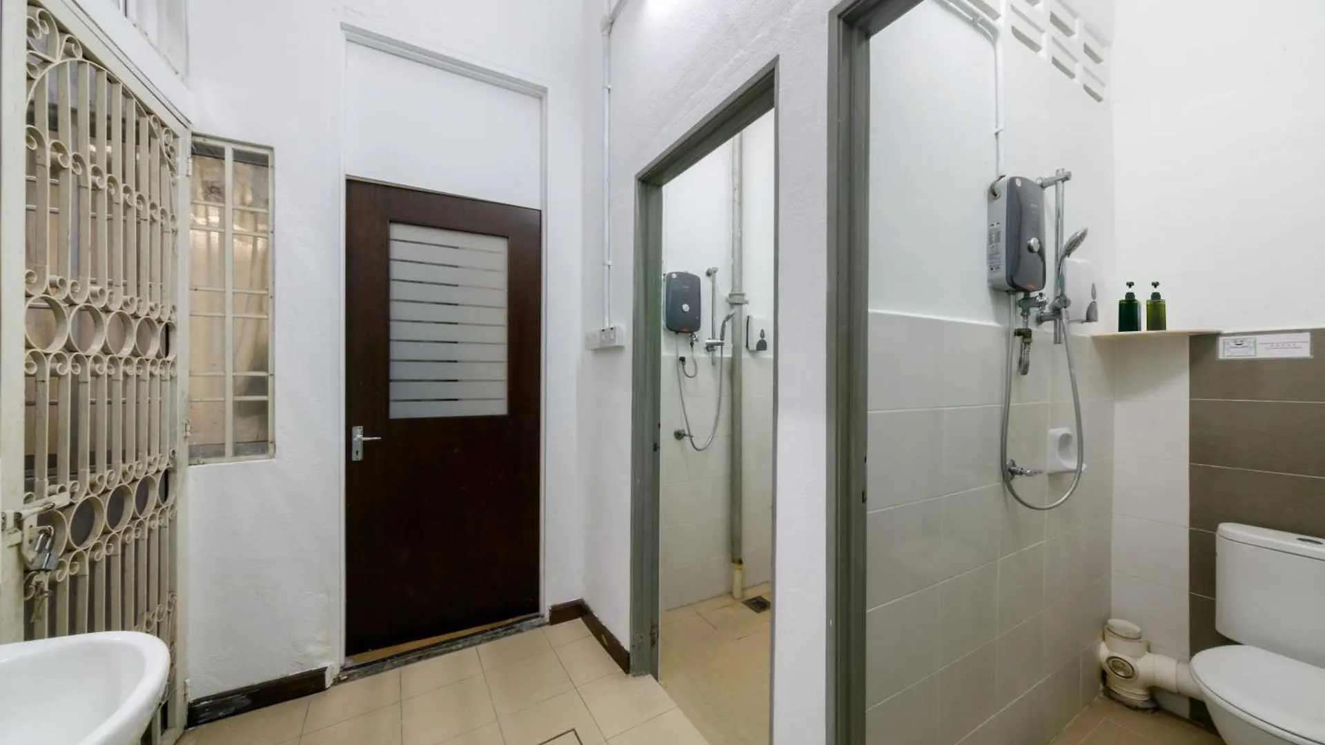 Gaia Realty Homestay, Private & Convenient Stay In Georgetown